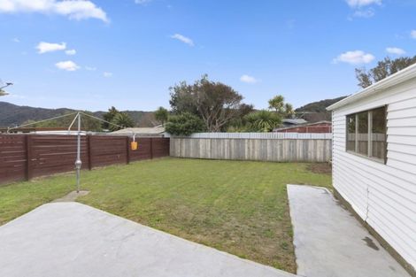 Photo of property in 3 Manurewa Grove, Wainuiomata, Lower Hutt, 5014