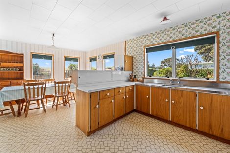 Photo of property in 28 Kelly Street, Baylys Beach, Dargaville, 0377