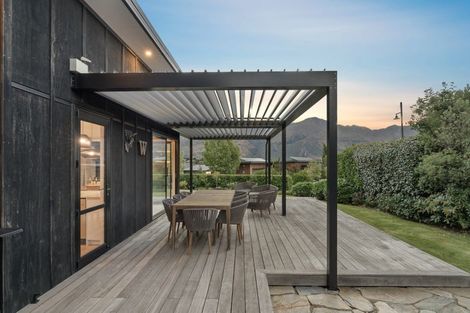 Photo of property in 1 Kirimoko Crescent, Wanaka, 9305