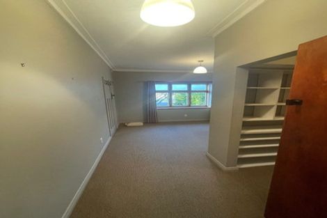 Photo of property in 40 Waiwaka Terrace, Strandon, New Plymouth, 4312