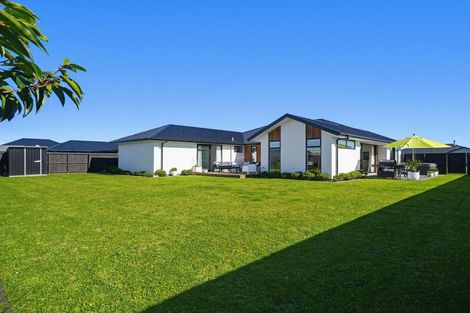 Photo of property in 19 Suffolk Drive, Kirwee, 7571
