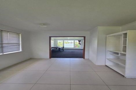 Photo of property in 151 Gossamer Drive, Pakuranga Heights, Auckland, 2010
