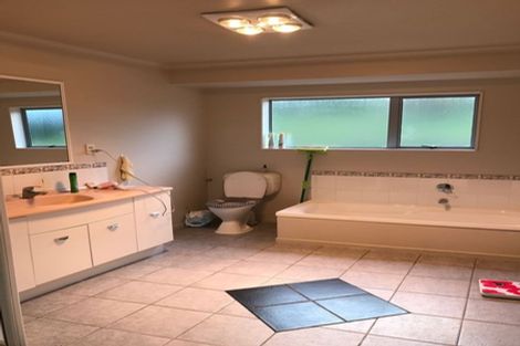 Photo of property in 7 Rosebay Rise, Henderson, Auckland, 0610