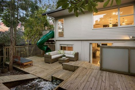 Photo of property in 21 Holt Avenue, Torbay, Auckland, 0630