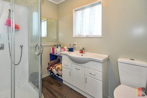 Photo of property in 2/12 Nelson Street, Papakura, 2110