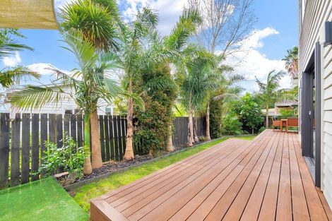 Photo of property in 6a Humphrey Kemp Avenue, Henderson, Auckland, 0612
