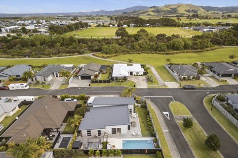 Photo of property in 25 Coutts Street, Papamoa Beach, Papamoa, 3118