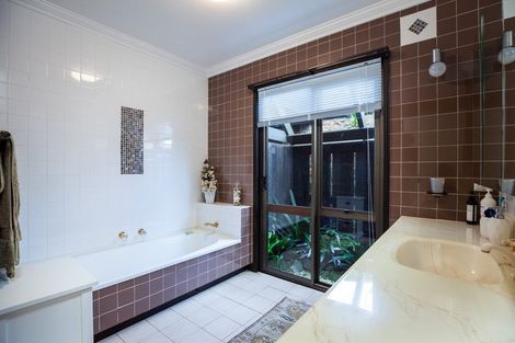 Photo of property in 439 Devon Street West, Lynmouth, New Plymouth, 4310