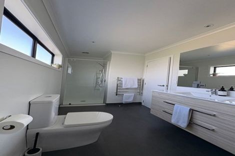 Photo of property in 1/44 Sunnynook Road, Sunnynook, Auckland, 0620