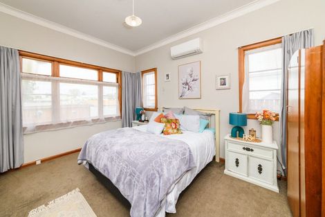 Photo of property in 25 Edgeware Road, Palmerston North, 4410