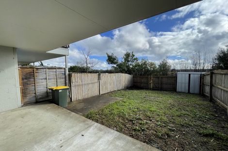 Photo of property in 5/242 Great North Road, Henderson, Auckland, 0612
