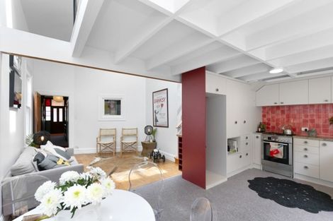 Photo of property in 10 Ranfurly Terrace, Mount Cook, Wellington, 6021