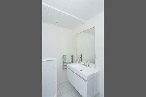 Photo of property in 13 Merchant Avenue, Te Atatu South, Auckland, 0610