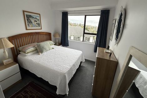 Photo of property in 2/15 Louise Place, Browns Bay, Auckland, 0630