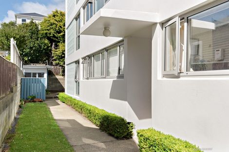 Photo of property in Victoria Court, 4u8 Queen Street, Mount Victoria, Wellington, 6011
