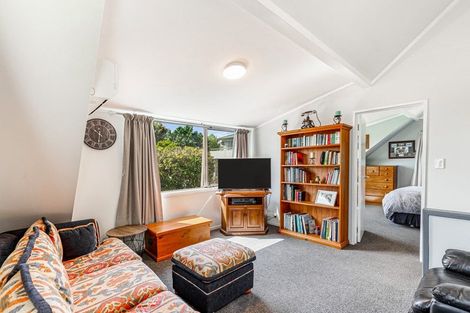 Photo of property in 2/12 Ballini Rise, West Harbour, Auckland, 0618