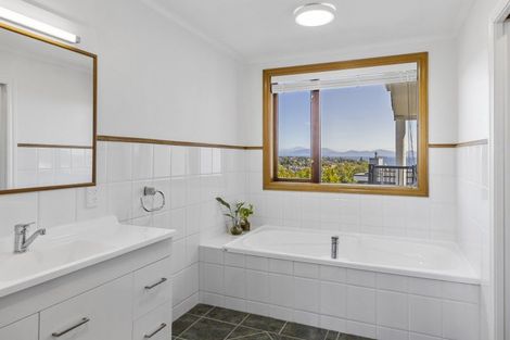 Photo of property in 8/70 Harvey Street, Waipahihi, Taupo, 3330