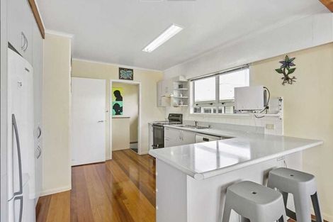 Photo of property in 57 Bradbury Road, Botany Downs, Auckland, 2010