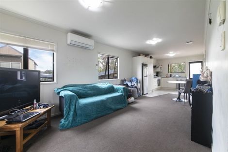 Photo of property in 22/94 Glengarry Road, Glen Eden, Auckland, 0602