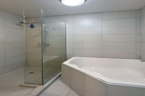 Photo of property in 43 Frank Nobilo Drive, Golflands, Auckland, 2013