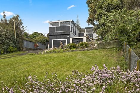 Photo of property in 9 Awaroa Road, Helensville, 0800