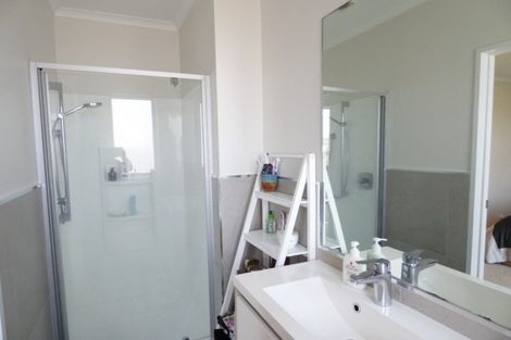 Photo of property in 18 Flounder Road, Hobsonville, Auckland, 0616