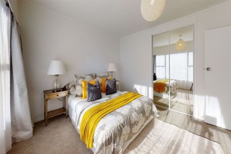 Photo of property in 1/10a Commodore Parry Road, Castor Bay, Auckland, 0620
