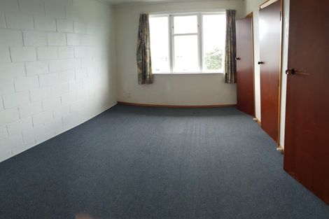 Photo of property in 66- 68 Waihora Crescent, Waitangirua, Porirua, 5024