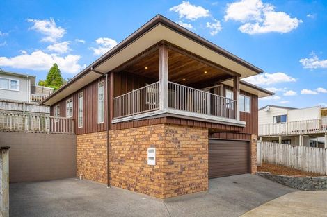 Photo of property in 52 D'oyly Drive, Stanmore Bay, Whangaparaoa, 0932