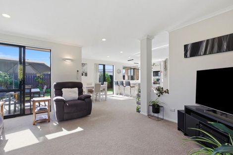 Photo of property in 38 Atlantic Close, Papamoa Beach, Papamoa, 3118
