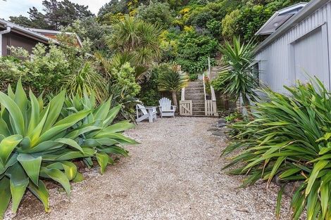 Photo of property in 117 Breaker Bay Road, Breaker Bay, Wellington, 6022