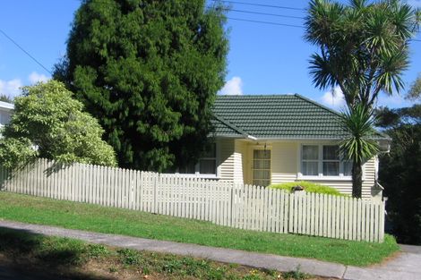 Photo of property in 31 Konini Road, Titirangi, Auckland, 0604