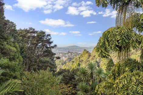 Photo of property in 64 Scenic Drive, Titirangi, Auckland, 0604