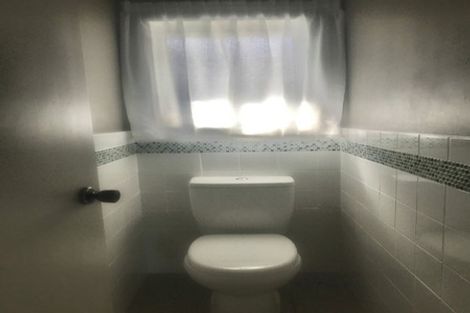 Photo of property in 17 Poplar Road, Stanmore Bay, Whangaparaoa, 0932