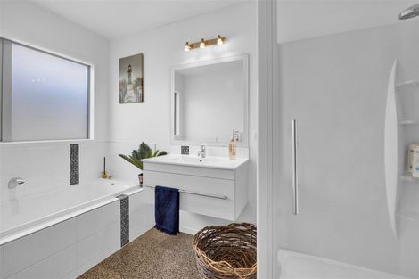 Photo of property in 1 Ta Paora Drive, Bell Block, New Plymouth, 4312