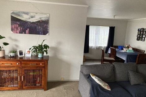 Photo of property in 5 Meadowvale Rise, Titirangi, Auckland, 0604