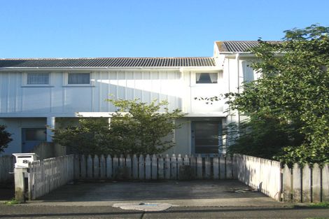 Photo of property in 8 Hazard Grove, Cannons Creek, Porirua, 5024