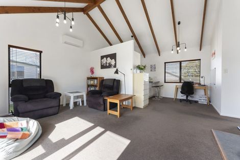 Photo of property in 109 Hillcrest Drive, Kelvin Grove, Palmerston North, 4414