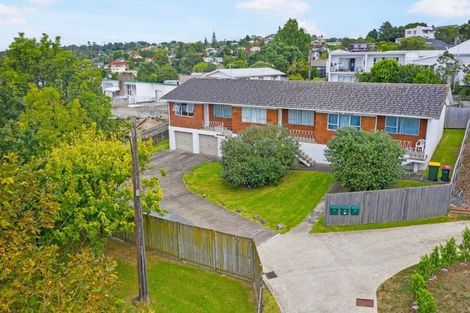 Photo of property in 3/68 Rua Road, Glen Eden, Auckland, 0602