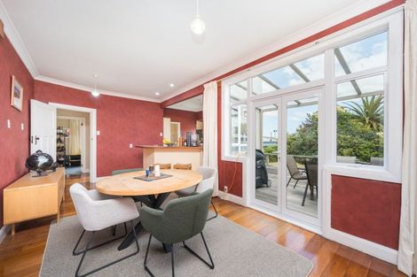 Photo of property in 8 Russell Street, Palmerston North, 4414