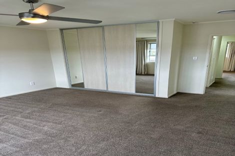 Photo of property in 2/51 Shanaway Rise, Hillcrest, Auckland, 0627