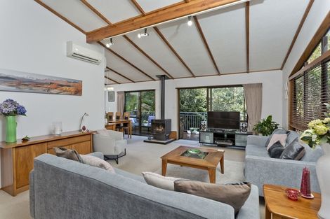 Photo of property in 1/51 Roberts Road, Glenfield, Auckland, 0629