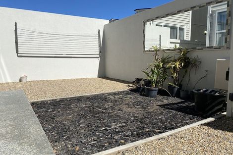 Photo of property in 79 Karepiro Drive, Stanmore Bay, Whangaparaoa, 0932