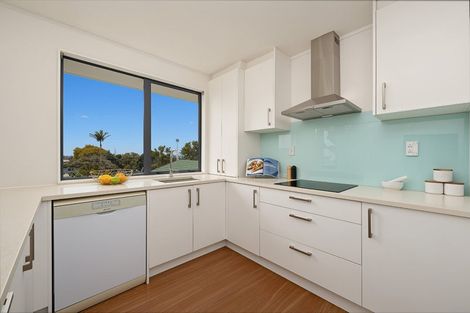 Photo of property in 140d Hepburn Road, Glendene, Auckland, 0602