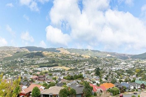 Photo of property in 13 Chastudon Place, Tawa, Wellington, 5028