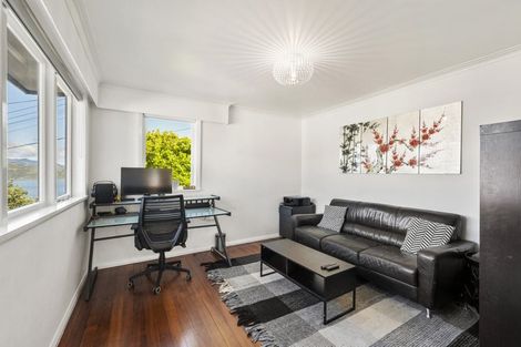 Photo of property in 27 Tai Paku Paku Road, Karaka Bays, Wellington, 6022