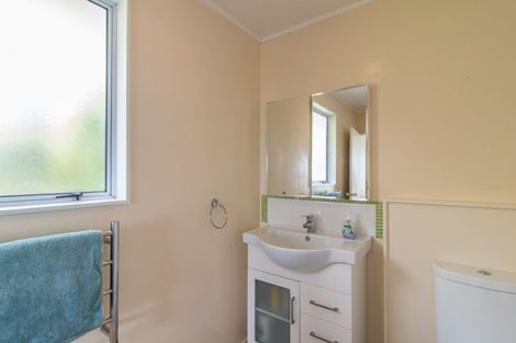 Photo of property in 63 Kotare Street, Waikanae, 5036