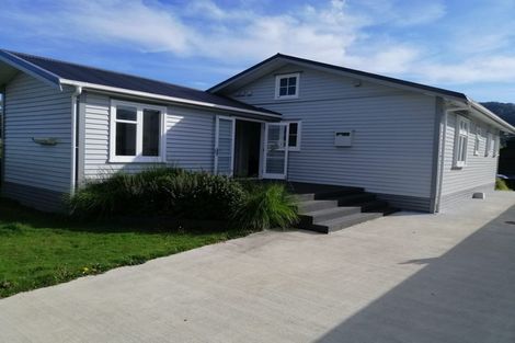 Photo of property in 10f1- Victoria Street, Ebdentown, Upper Hutt, 5018