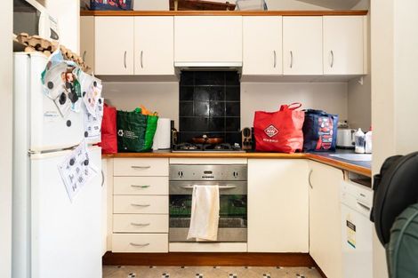 Photo of property in 41 Brougham Street, Mount Victoria, Wellington, 6011
