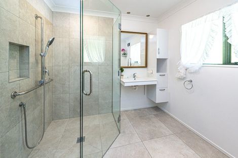 Photo of property in 3 Georgetti Road, Bastia Hill, Whanganui, 4500